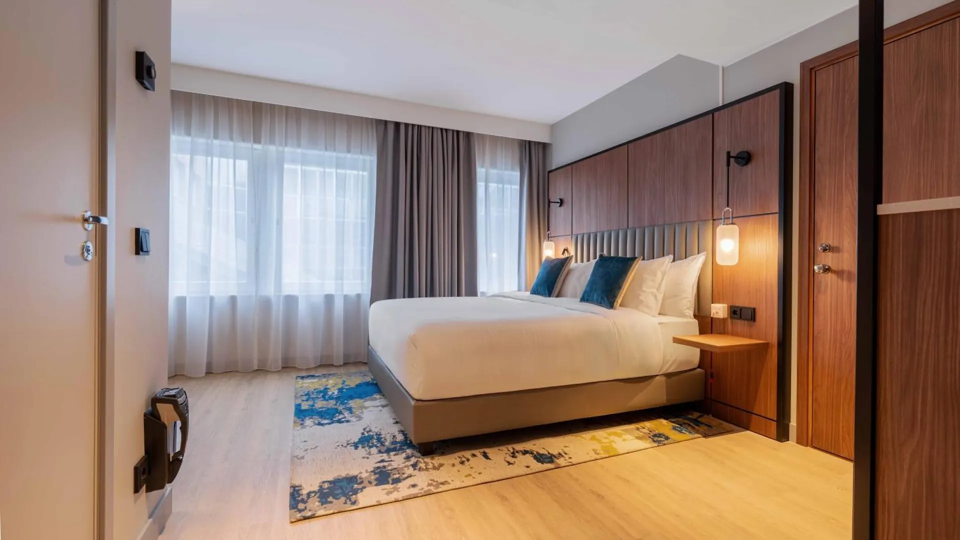 Voco Stockholm - Kista By Ihg Hotel 4*,