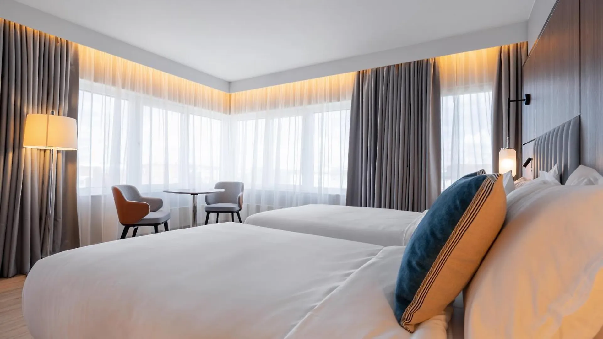 Voco Stockholm - Kista By Ihg Hotel 4*,